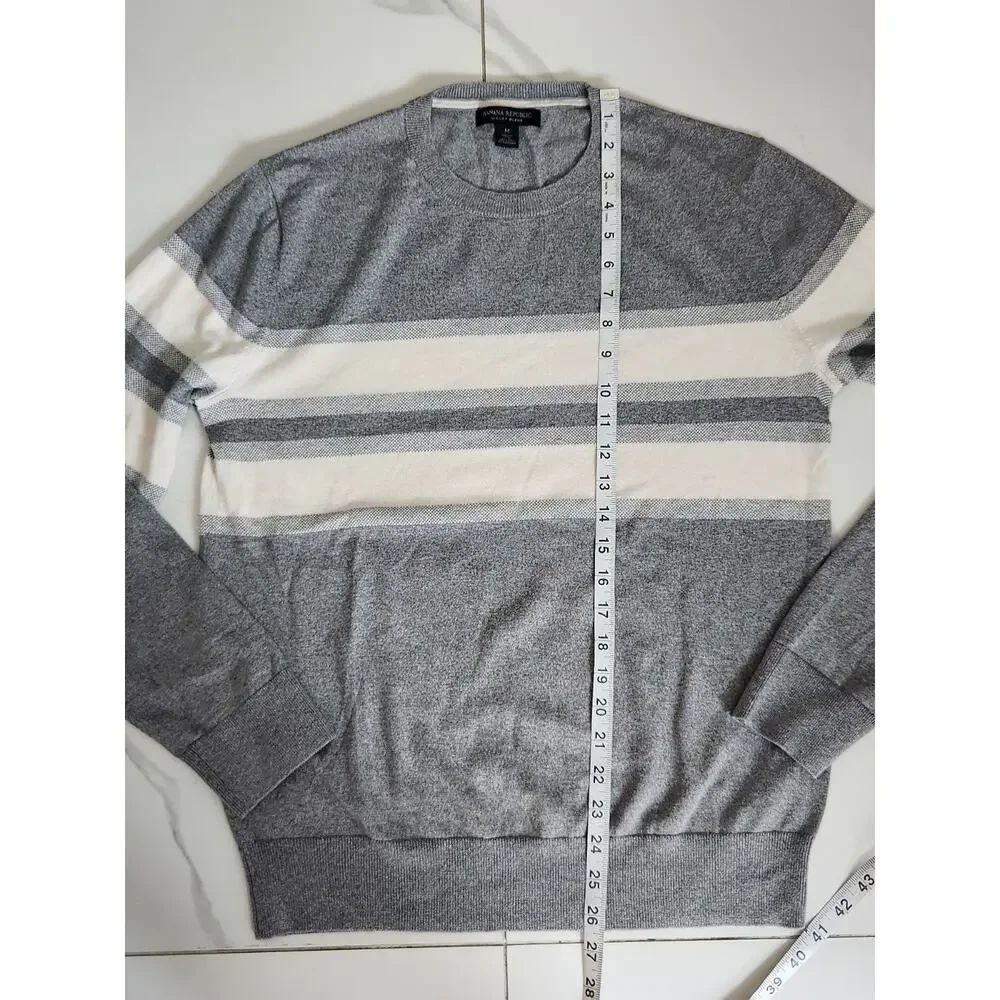 BANANA REPUBLIC Luxury Blend Silk Cashmere Striped Gray Crewneck Sweater M